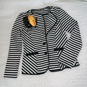 🤍 Black and White Striped Blazer 🤍